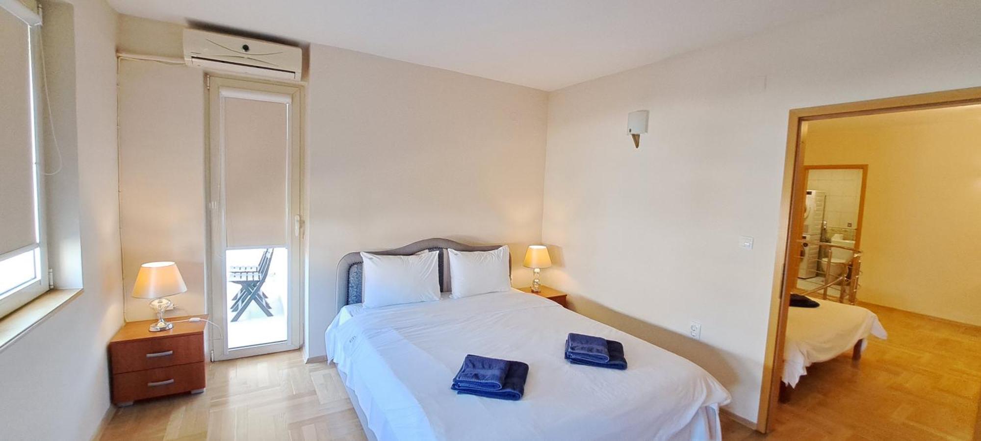 Golden Delight Central Apartment Скопье Экстерьер фото