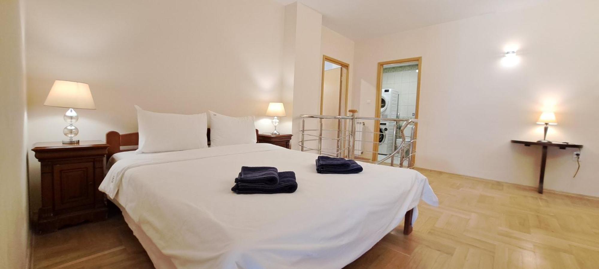 Golden Delight Central Apartment Скопье Экстерьер фото